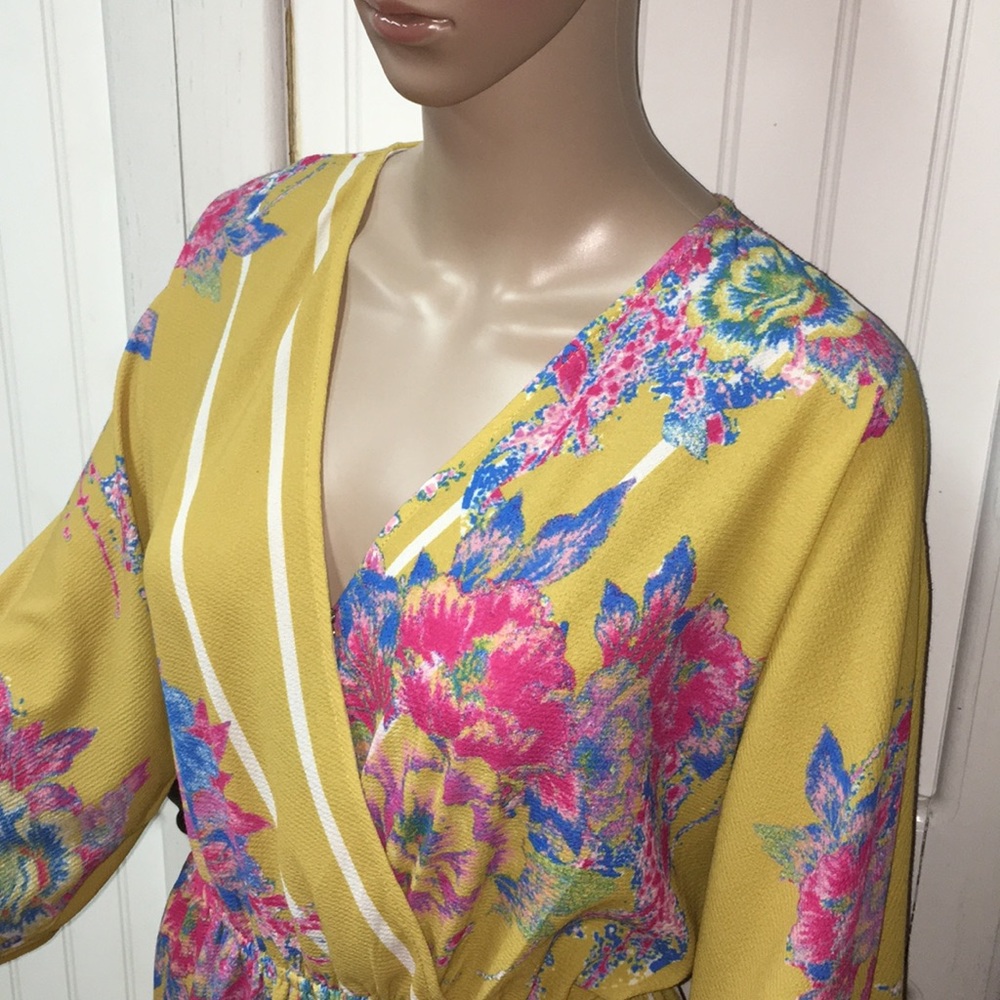 Flying Tomato Floral Romper - Picture 5 of 14